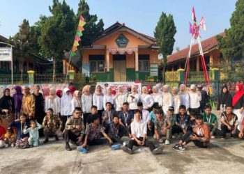 Dengan Swadaya, Warga Kalapajajar Gelar Upacara Hingga Karnaval Meriahkan HUT RI ke-80