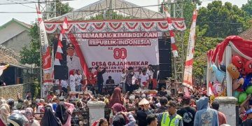 Penyanyi Sunda Abiel Jatnika Mengaku  Senang Bisa Jadi Bintang Tamu  Semarak Kemerdekaan  di  Desa Gajahmekar