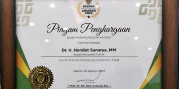 Ciamis Jadi Role Model Nasional Digitalisasi Zakat, Bupati Herdiat Raih Penghargaan BAZNAS RI