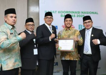Berhasil Tingkatkan Penghimpunan ZIS, Bupati Bandung Terima Baznas Award