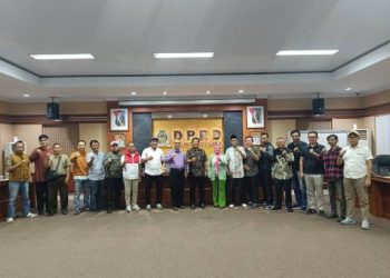 KMP, Desak DPRD Purwakarta Bentuk Pansus Untuk Menelusuri Dugaan Pelanggaran  Terkait DBHP