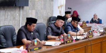 Rapat Paripurna DPRD Garut Mendengar Jawaban Bupati Terhadap Pandangan Umum Fraksi-Fraksi dalam Pembahasan Raperda Perubahan APBD 2025