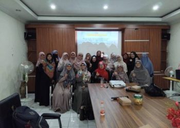 Seminar Muslimah di Ciamis Angkat Solusi Islam Hadapi Darurat Seks Bebas