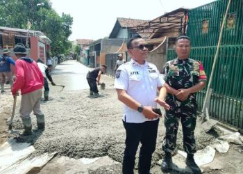 Kades Serangmekar Tinjau Pembangunan Pengecoran Jalan Ucapkan Terimakasih pada Bupati Bandung