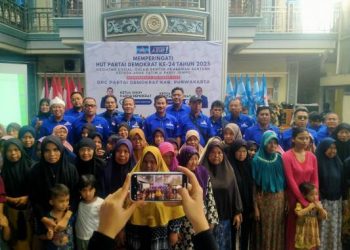 HUT ke 24 Demokrat Purwakarta Berikan Santunan Kepada Anak yatim dan jompo