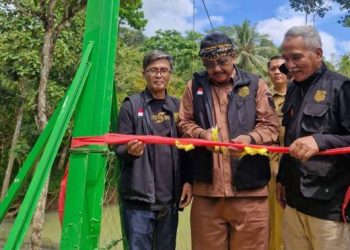 Bupati Sukabumi Resmikan Jembatan Gantung Leuwi Sintok, Masyarakat Cimanggu Sambut Gembira