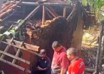 Sentuhan Kepedulian untuk Ibu Ita, Janda Tua Korban Kebakaran di Margaluyu