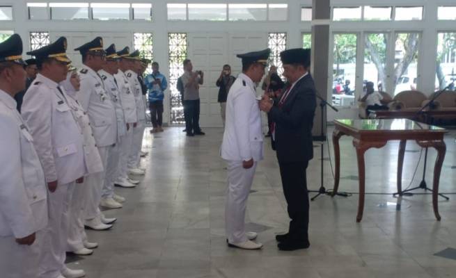 Bupati Garut Lantik 16 Camat dan 21 Sekmat di Pendopo, Berikut Daftarnya