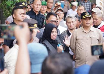 Ketua DPRD Kabupaten Bandung Renie Rahayu Fauzi Redam Ketegangan Aksi AMKB dengan Dialog