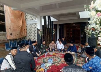 Kapolres Purwakarta Sampaikan Belasungkawa ke Rumah Duka Bupati Purwakarta