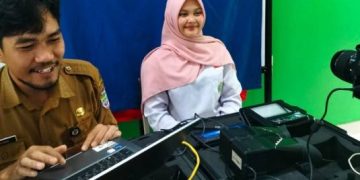 Disdukcapil Ciamis Jemput Bola Rekam KTP-el Pemula MAN 5 Panjalu, Siswa Antusias