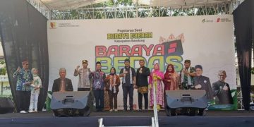 Difasilitasi Disbud, Desa Sayati Gelar Seni Budaya Daerah Kabupaten Bandung Baraya Bedas