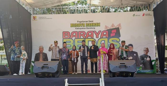 Difasilitasi Disbud, Desa Sayati Gelar Seni Budaya Daerah Kabupaten Bandung Baraya Bedas