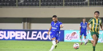 Persib Bandung Naik ke posisi tiga usai Menghajar PSBS Biak dengan Skor 3-0