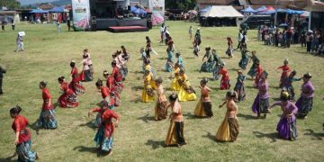 Hajat Huluwotan Warnai Pagelaran Seni Budaya Daerah Kabupaten Bandung di Desa Mekarsari Pasirjambu