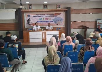 BPN Kabupaten Bandung  Serahkan  200 Sertifikat Elektronik Kepada Warga Desa Cileunyi Kulon