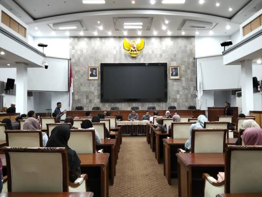 Guru Lulusan PPG Garut Mengadu ke DPRD : Kami Sudah Bersertifikat, Tapi Tak Diakui Sistem