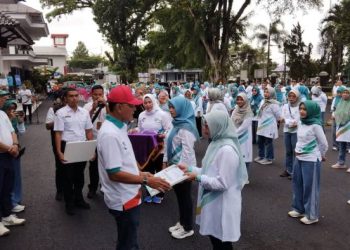 Peringati HKN ke-61, Bupati Herdiat Ajak Tenaga Medis Sehatkan Diri