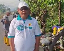 Peduli Lingkungan, Pemdes Sumbersari Bersama Warga Bersihkan Tumpukan Sampah Dipinggir Jalan