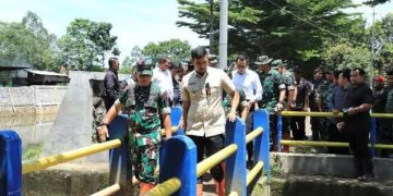 Wabub Ali Syakieb Meninjau Pembersihan Sampah di Sungai Citarum