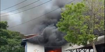 Pabrik Garmen di Cikancung Kebakaran Hebat, Hanguskan Dua Gudang Benang