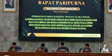 Rapat Paripurna DPRD Garut Bahas Beberapa Raperda