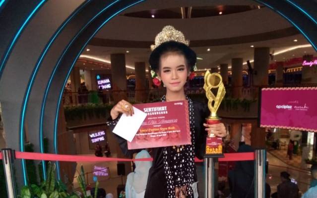 Dena Nur Aenunnisa, Siswi Sekolah Dasar di Garut Ini Raih Juara The Winner 1 Black Ghotic Award 2025