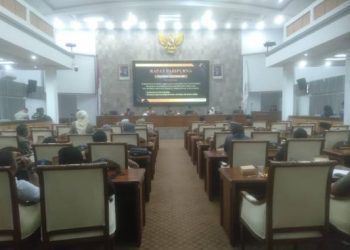 Sidang Paripurna DPRD Garut Bahas Raperda APBD 2026 Diwarnai Aksi Walk Out Fraksi PDIP