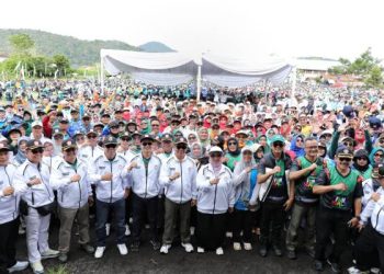 HUT ke-80 PGRI : Ribuan Guru Ikuti Fun Walk di Kawasan Wisata Kamojang