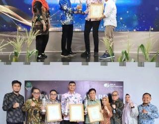 Perlindungan Pekerja Terbaik Kabupaten Bandung Raih Paritrana Award 2025