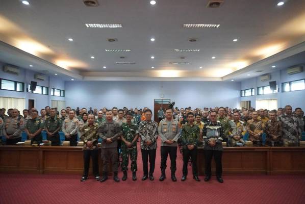 Hadapi Nataru, Bupati Herdiat Minta Seluruh Jajaran Siaga Penuh