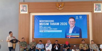 Herry Darmawan Serahkan Bantuan Alsintan Herdiat Himbau Petani Ciamis Optimalkan Manfaat