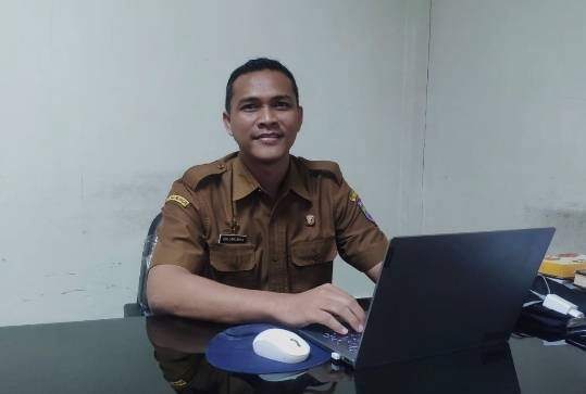 Foto: Kepala Bidang Pengembangan Kompetensi Aparatur, Diki Darusman, S.IP., BKPSM Ciamis saat di wawancara terkait Ujikom ASN 