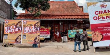 Pernah Makan Mie Ayam Disajikan Dalam Coet? Rasakan Sensasi Kenikmatannya di Kedai Mie Ayam Coet Juara