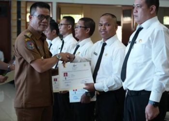 Serahkan 1.200 PPPK Sertifikat Orientasi, Bupati Bandung Tegaskan Bangun ASN Berkarakter dan Berintegritas