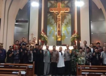 Bupati Syakur Hadiri Acara Ibadat Perayaan Natal Bersama Forum Kerjasama Kristiani Kabupaten Garut