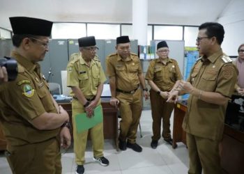 Sidak Awal Tahun ke Disdik, Bupati Bandung Dorong Budaya Disiplin dan Lingkungan Sekolah Humanis