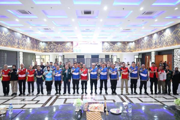 Polda Jabar Menggelar Pengambilan Sumpah dan Penandatanganan Pakta Integritas Penerimaan Sekolah Inspektur Polisi Sumber Sarjana (SIPSS) Tahun Anggaran 2026