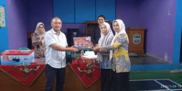 Layanan Posyandu Makin Modern, Asep Rahmat Salurkan Laptop dan Printer ke Desa Jelat 