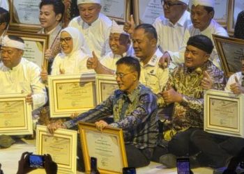 Gotong Royong Warga Berbuah Prestasi, Ciamis Raih Anugerah Bhakti Kebersihan Makuta Binokasih 2025
