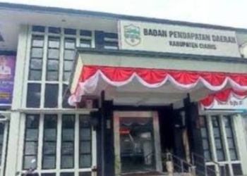 Perkuat Budaya Kerja BerAKHLAK, Bapenda Ciamis Apresiasi Pegawai Terbaik Desember 2025