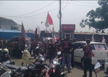 Ratusan Anggota Grib jaya Purwakarta Gelar Demo Ke PT Metro Pearl Indonesia