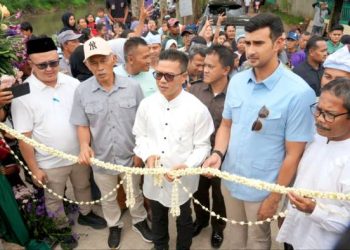 Sempat Viral Karena Ambruk  Jembatan Cijeruk  Diresmikan Bupati Bandung Kini  dengan Nama Jembatan Hijau