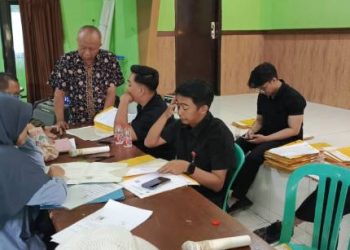 BPN Serahkan 138 Sertifikat PTSL kepada Warga Desa Margahayu Selatan Kecamatan Margahayu