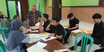 BPN Serahkan 138 Sertifikat PTSL kepada Warga Desa Margahayu Selatan Kecamatan Margahayu