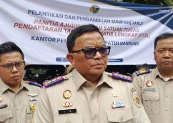Kakan ATR/BPN Kabupaten Bandung Lantik dan Ambil Sumpah Panitia  Ajudikasi  dan Satgas PTSL, Targetkan 40 Ribu Tahun Sertipikat Tahun  Ini