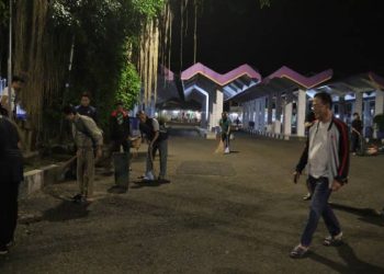 Gotong Royong Jadi Identitas Ciamis, ASN Turun Langsung Bersihkan Ruang Publik di Malam Hari