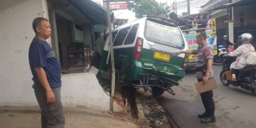 Telah Terjadi Laka Lantas di Jalan Raya Bayongbong – Samarang Dua Kendaraan R4 Alami Kerusakan