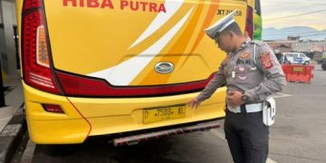 Untuk Meminimalisir Angka Laka Lantas, Satlantas Polres Garut Gelar Ramp Check Bus di Terminal Guntur