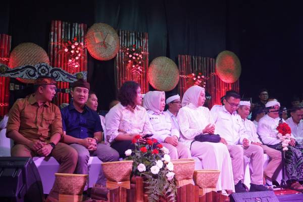 Ribuan Warga Padati Lapang Sahate, Mapag Ramadhan Purwakarta Penuh Do’a dan Gelak Tawa